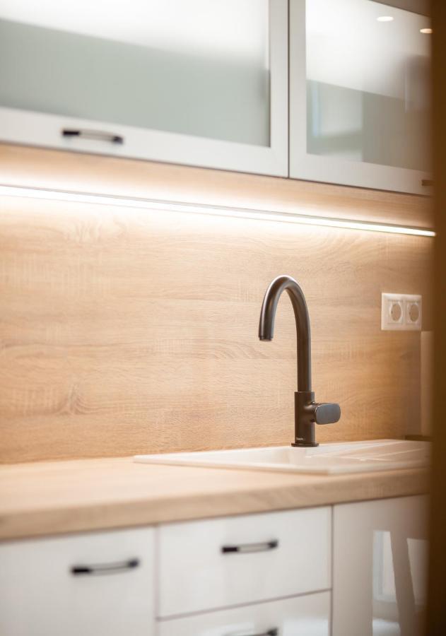 Jegmadar & Fekete Golya Apartmanok Mosonmagyaróvár Esterno foto