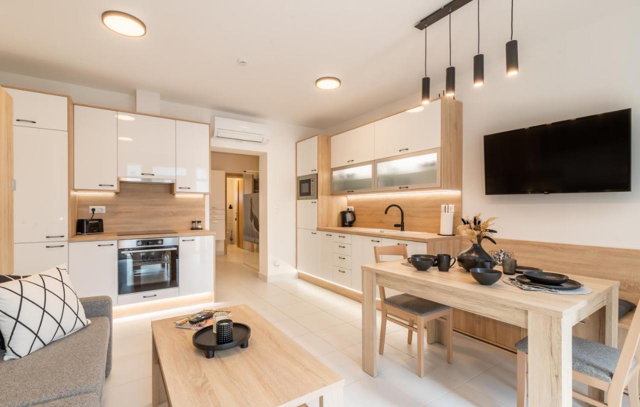 Jegmadar & Fekete Golya Apartmanok Mosonmagyaróvár Esterno foto