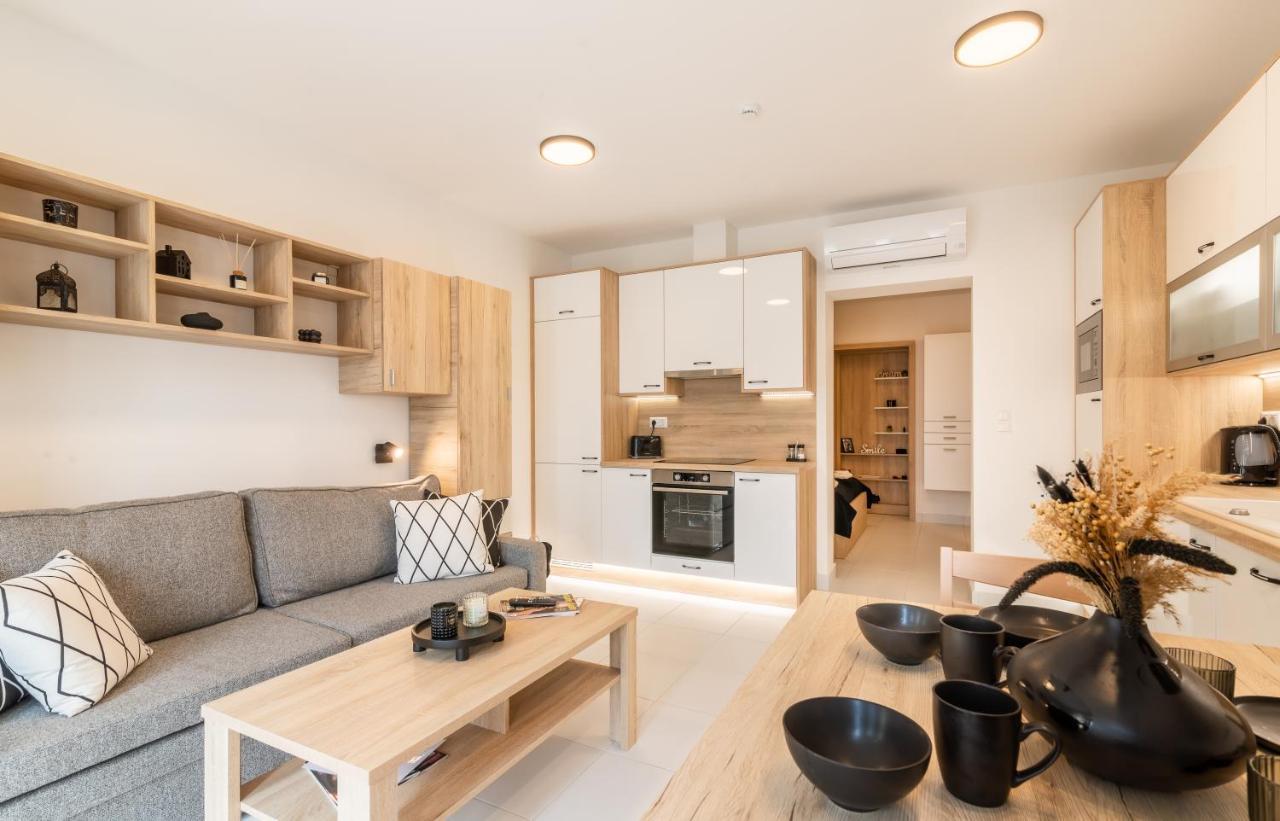 Jegmadar & Fekete Golya Apartmanok Mosonmagyaróvár Esterno foto